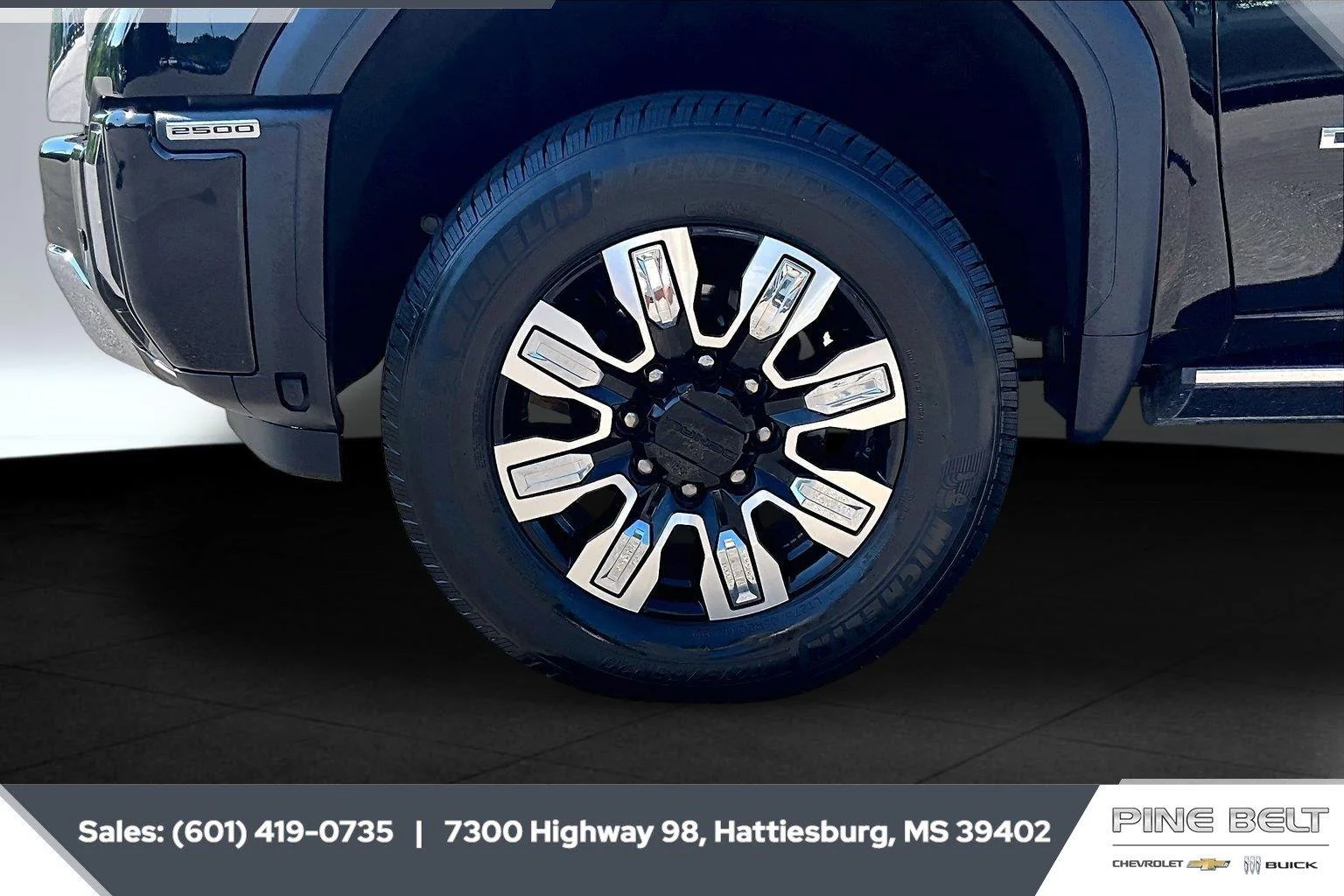 Used 2024 Onyx Black GMC Denali image 8