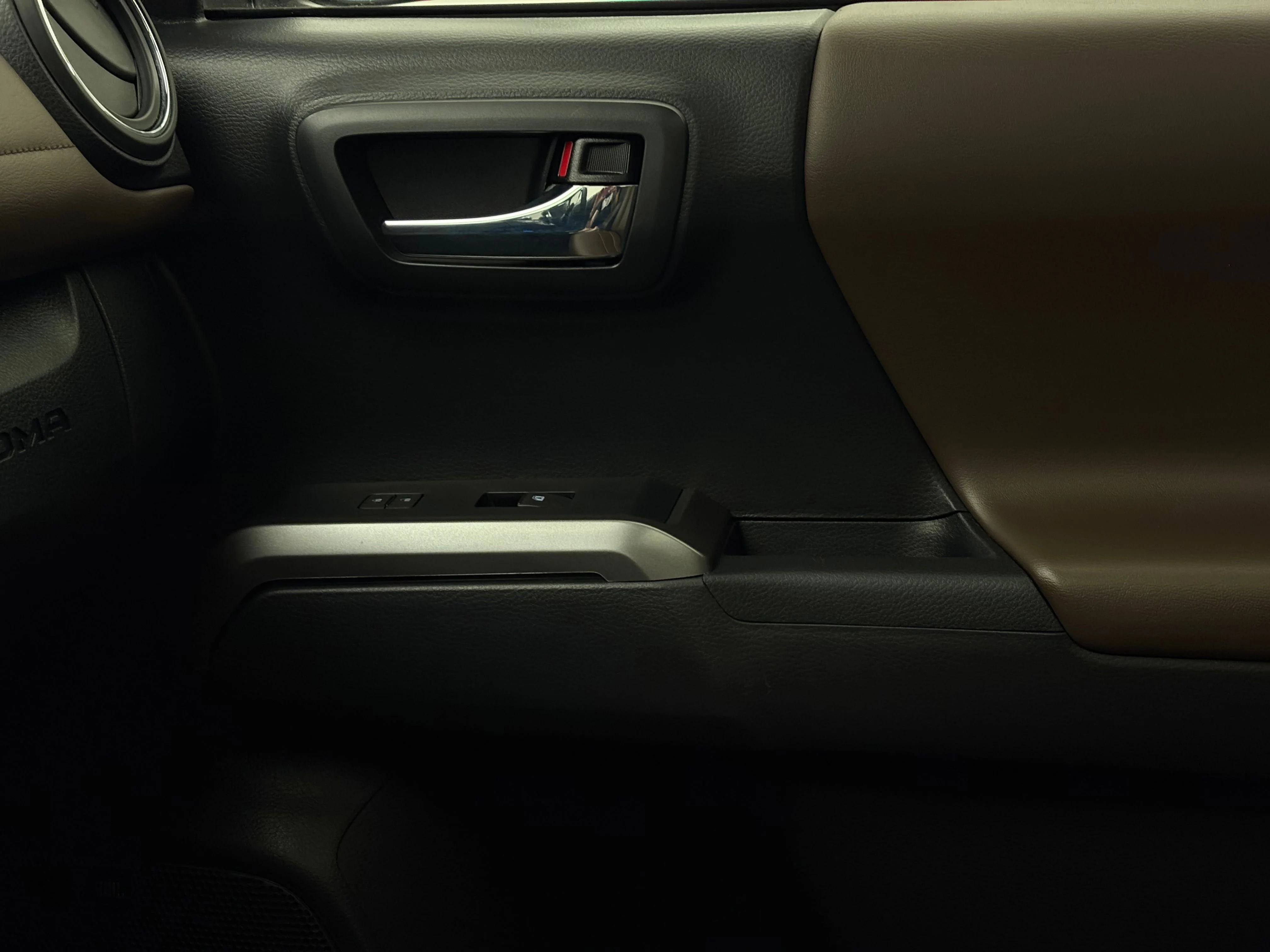 Used 2023 Ice Toyota Limited image 42