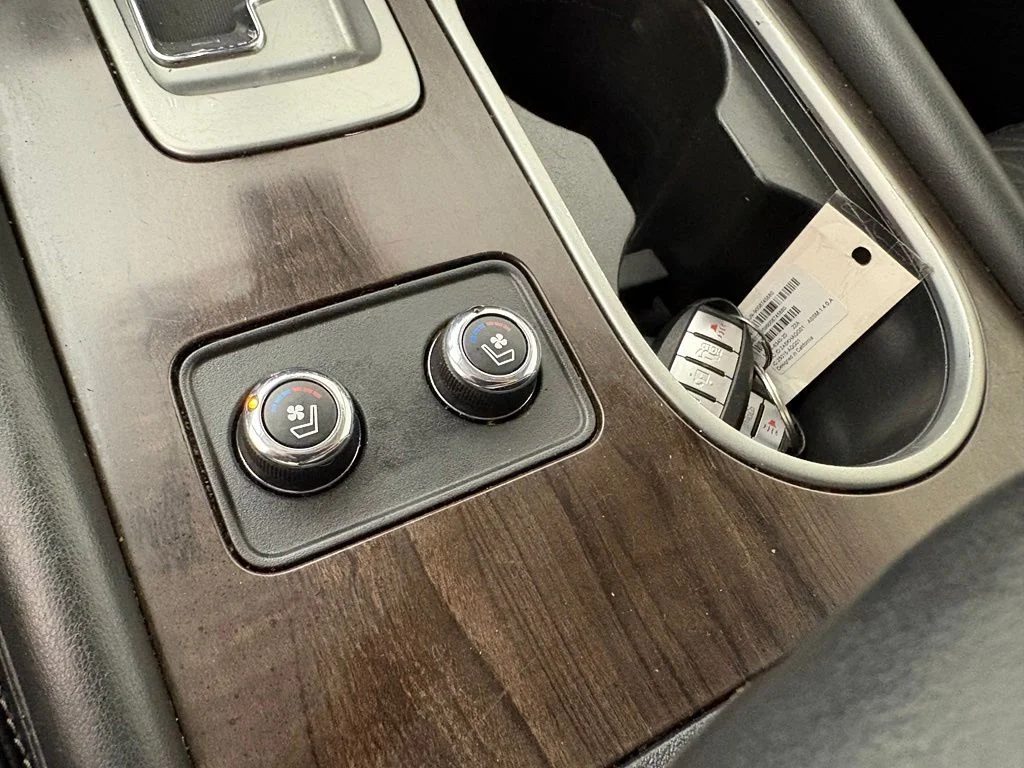 Used 2019 Orange Nissan Platinum image 34