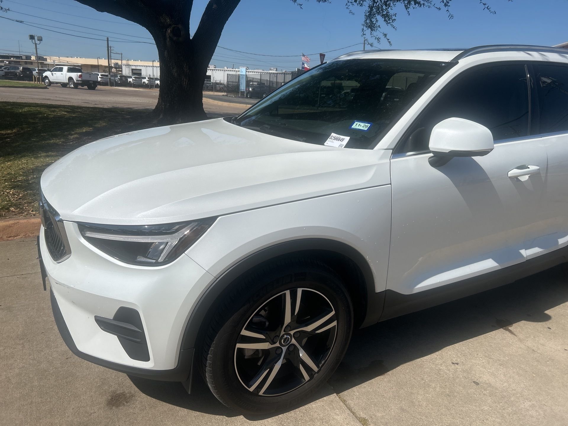 2025 Volvo XC40 B5 Core Bright AWD's photo