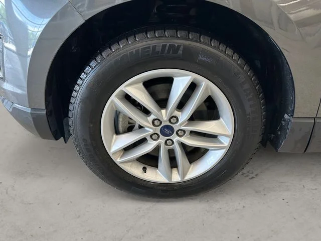 Used 2015  Ford SEL image 14