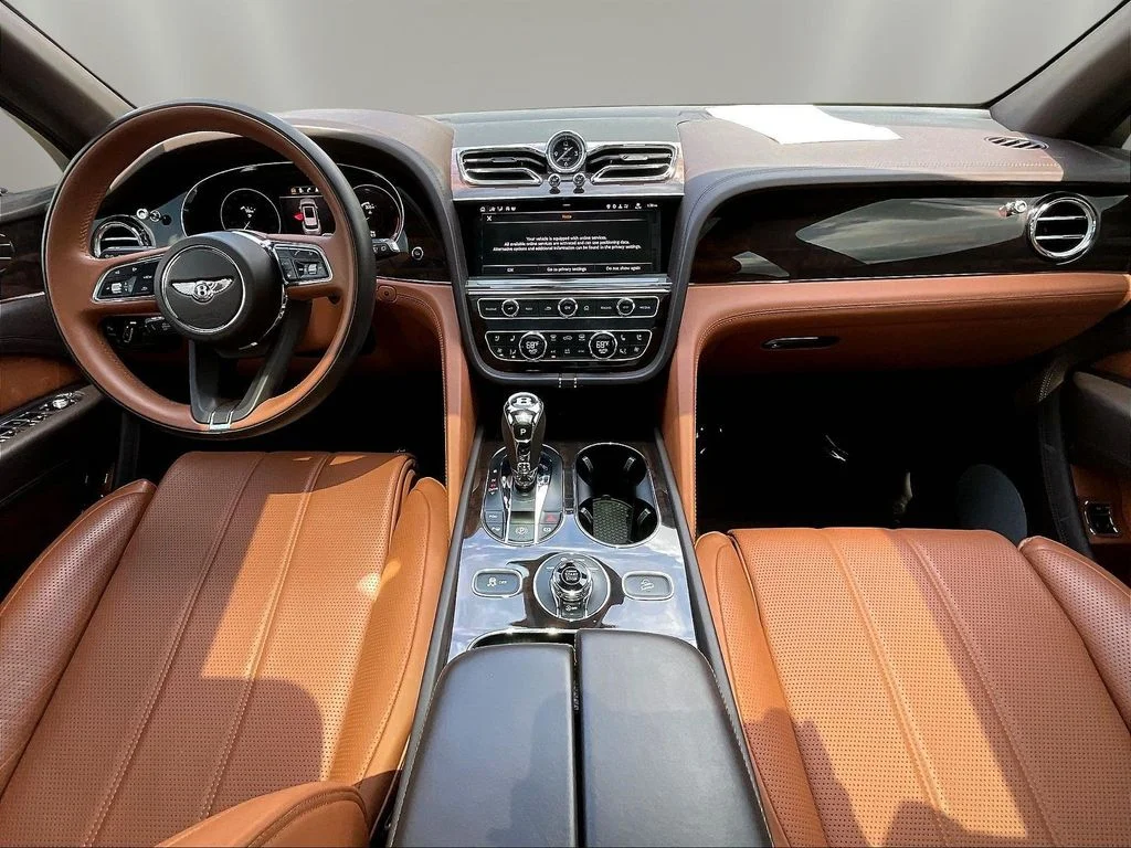Used 2021 Midnight Emerald Bentley V8 image 7