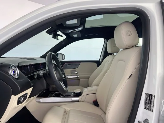 Used 2022 White Mercedes-Benz GLB 250 image 11