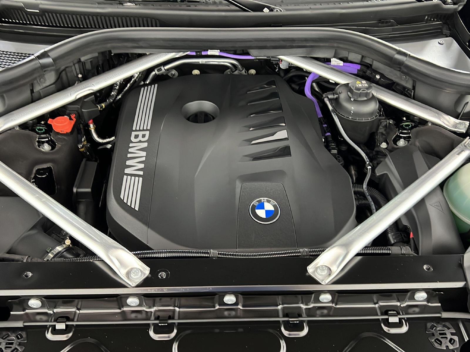 New 2027 Black Sapphire Metallic BMW xDrive40i image 29