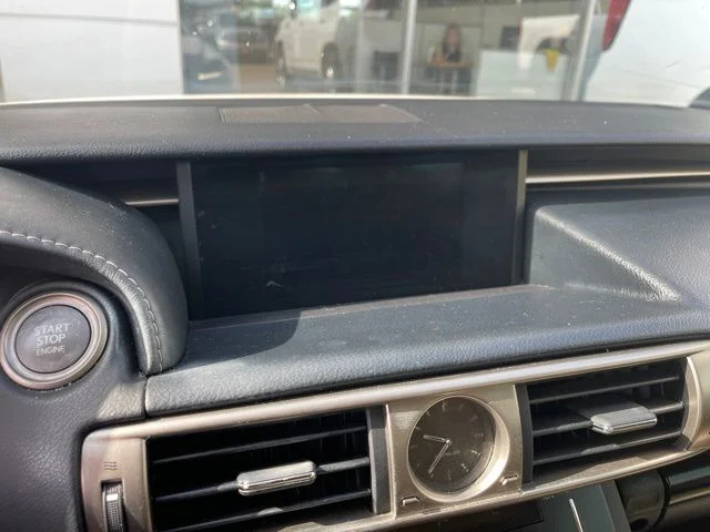 Used 2014  Lexus 250 image 16