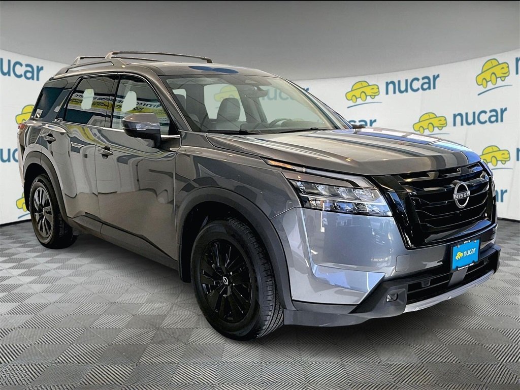 2023 Nissan Pathfinder SL