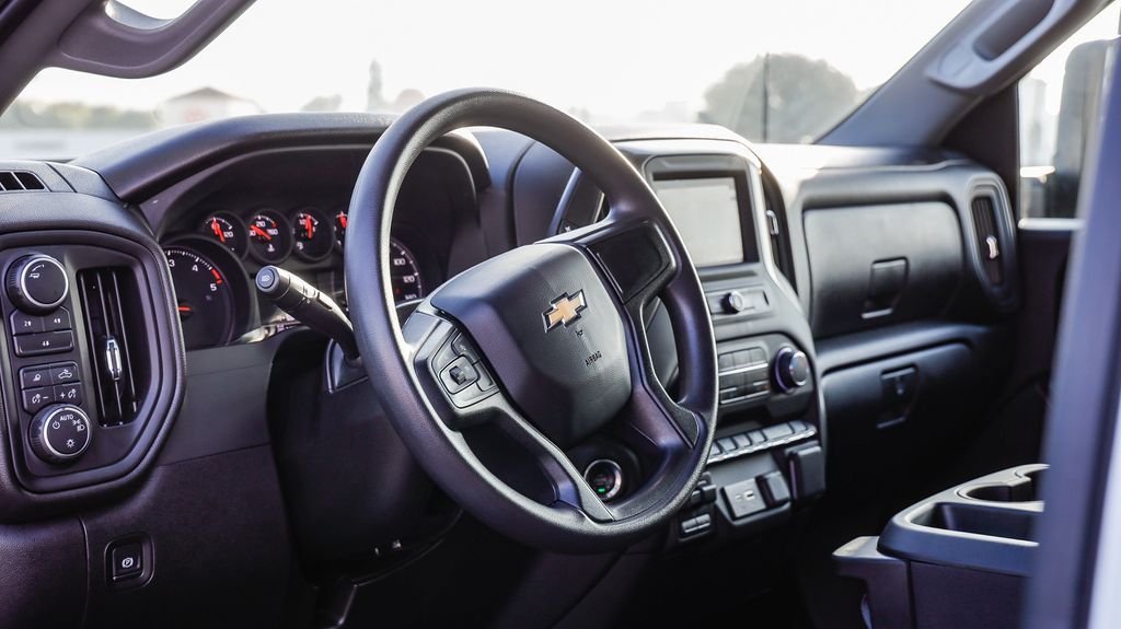 Used 2025 Summit White Chevrolet Custom image 23