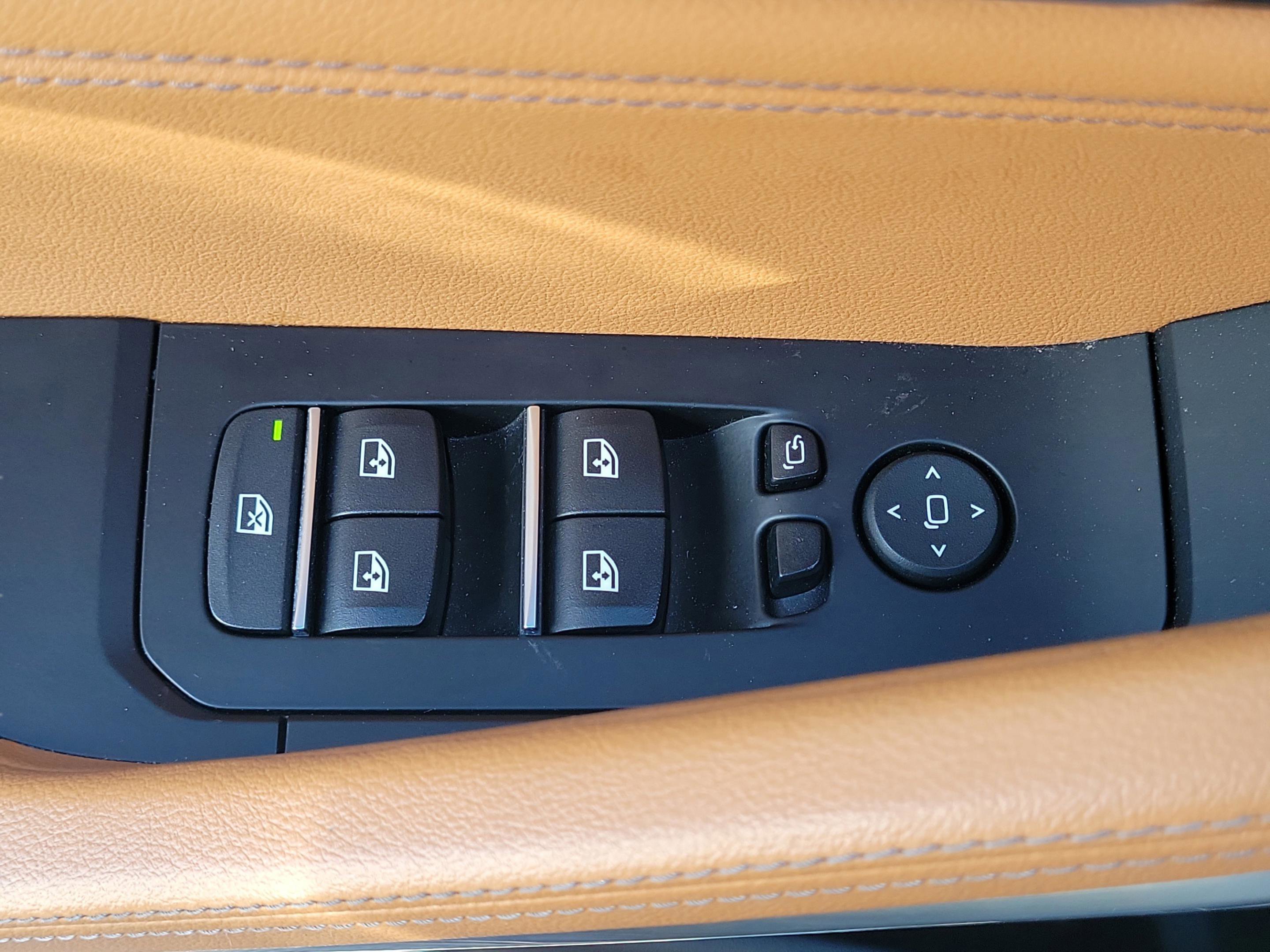 Used 2022 Carbon Black Metallic BMW xDrive40i image 16
