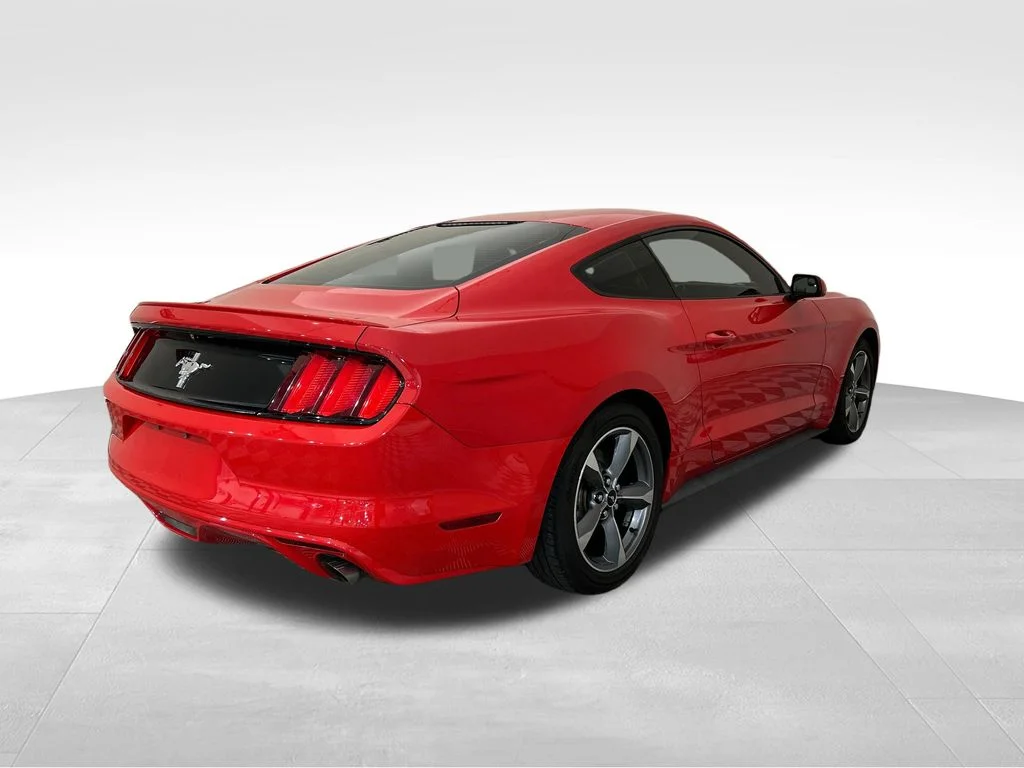 Used 2016 Red Ford V6 image 5