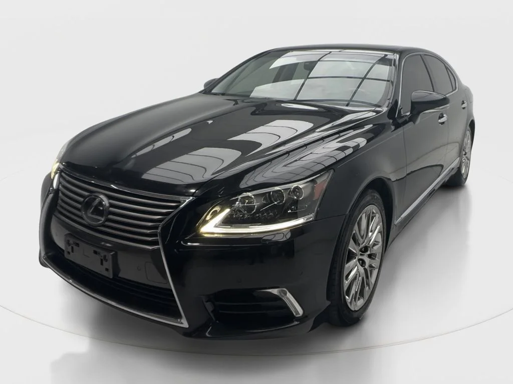 Used 2015 Black Lexus 460 image 4