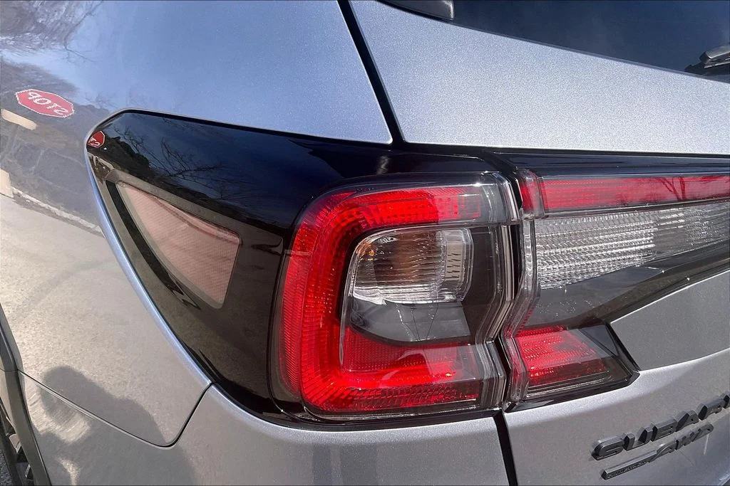 Used 2025 Silver Subaru Onyx Edition XT image 30
