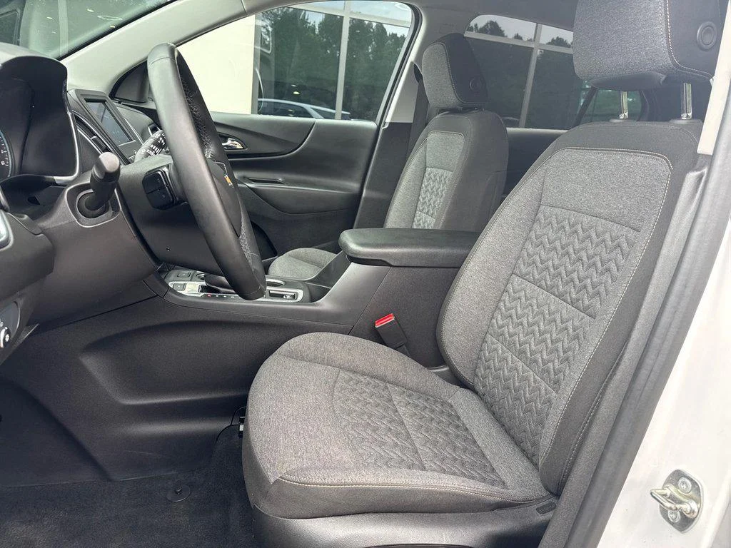 Used 2024 Iridescent Pearl Tricoat Chevrolet AWD 4dr LT w/1LT image 12