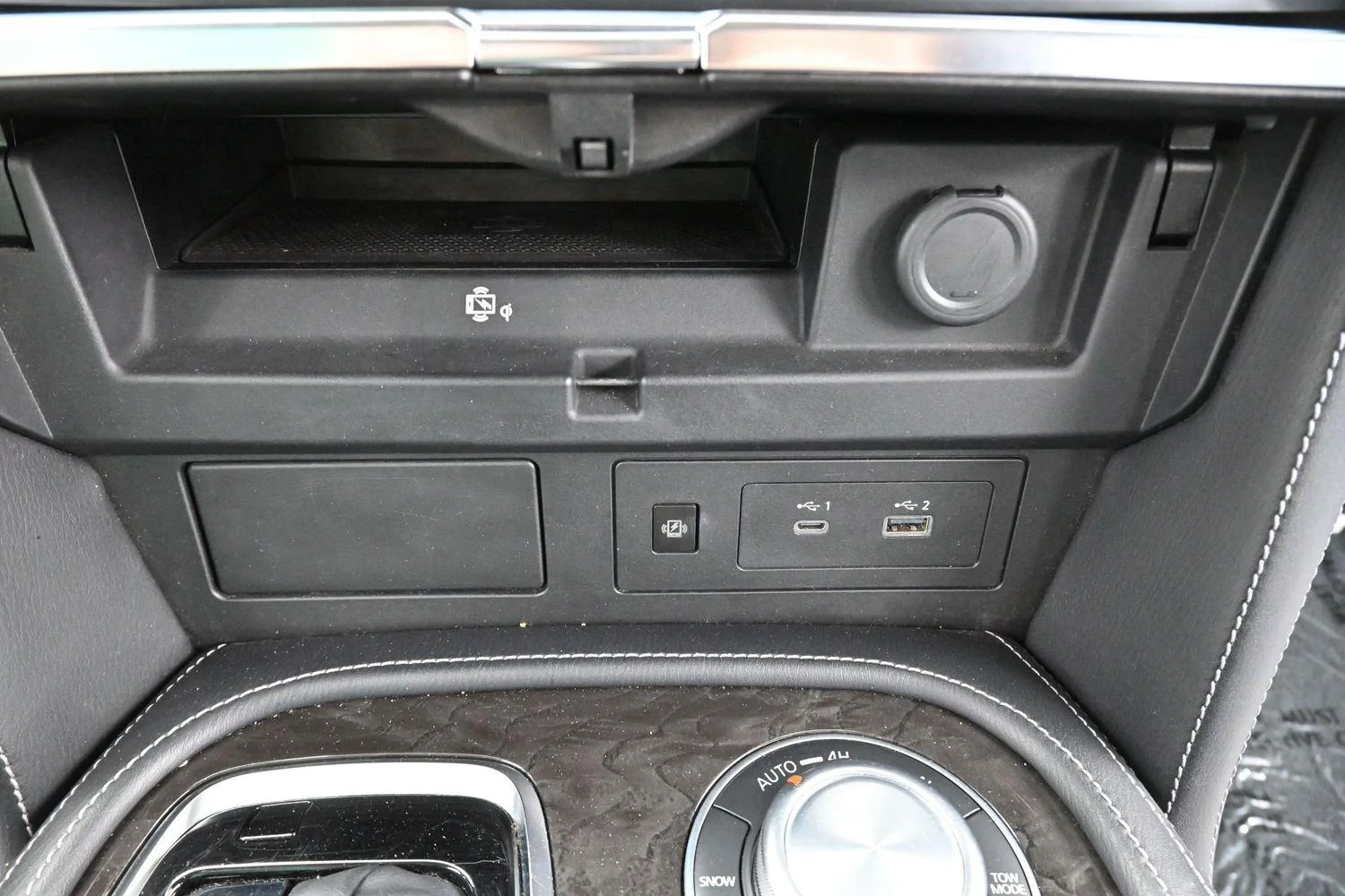 Used 2024 Anthracite Gray INFINITI LUXE image 29
