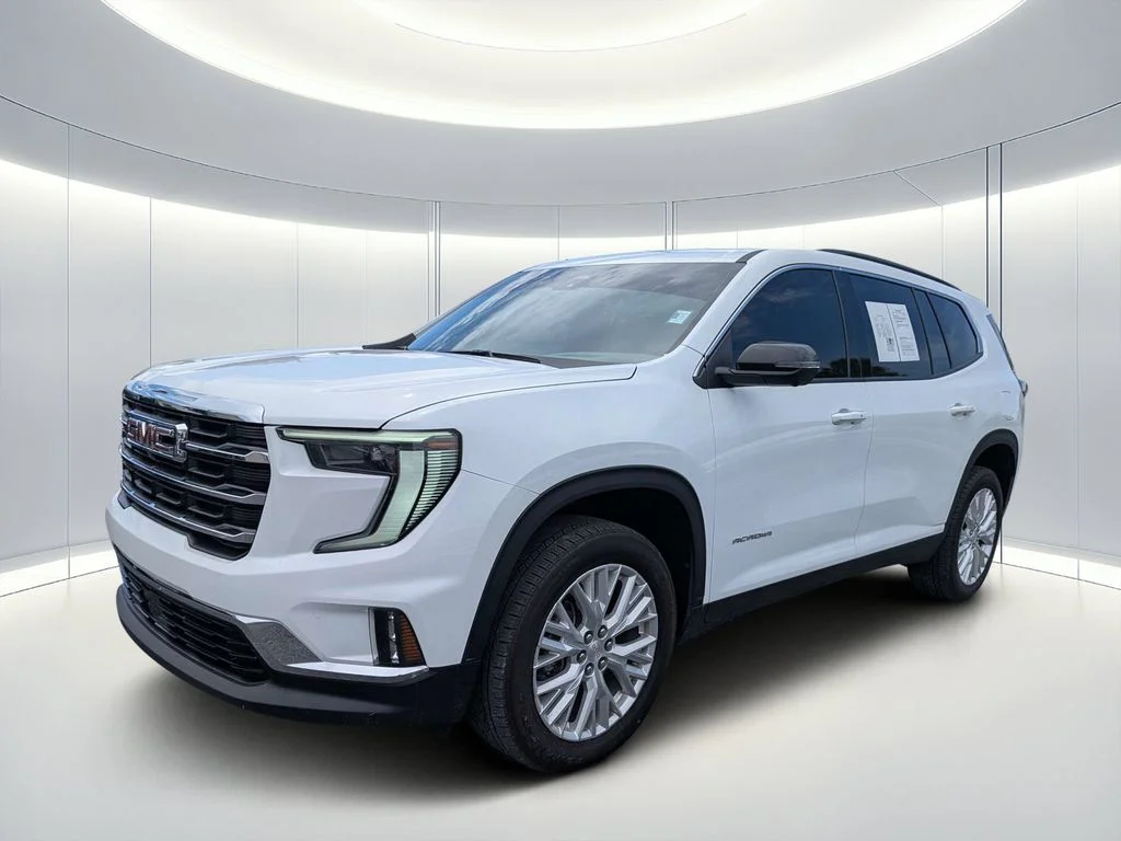 Used 2024 White GMC Elevation image 7