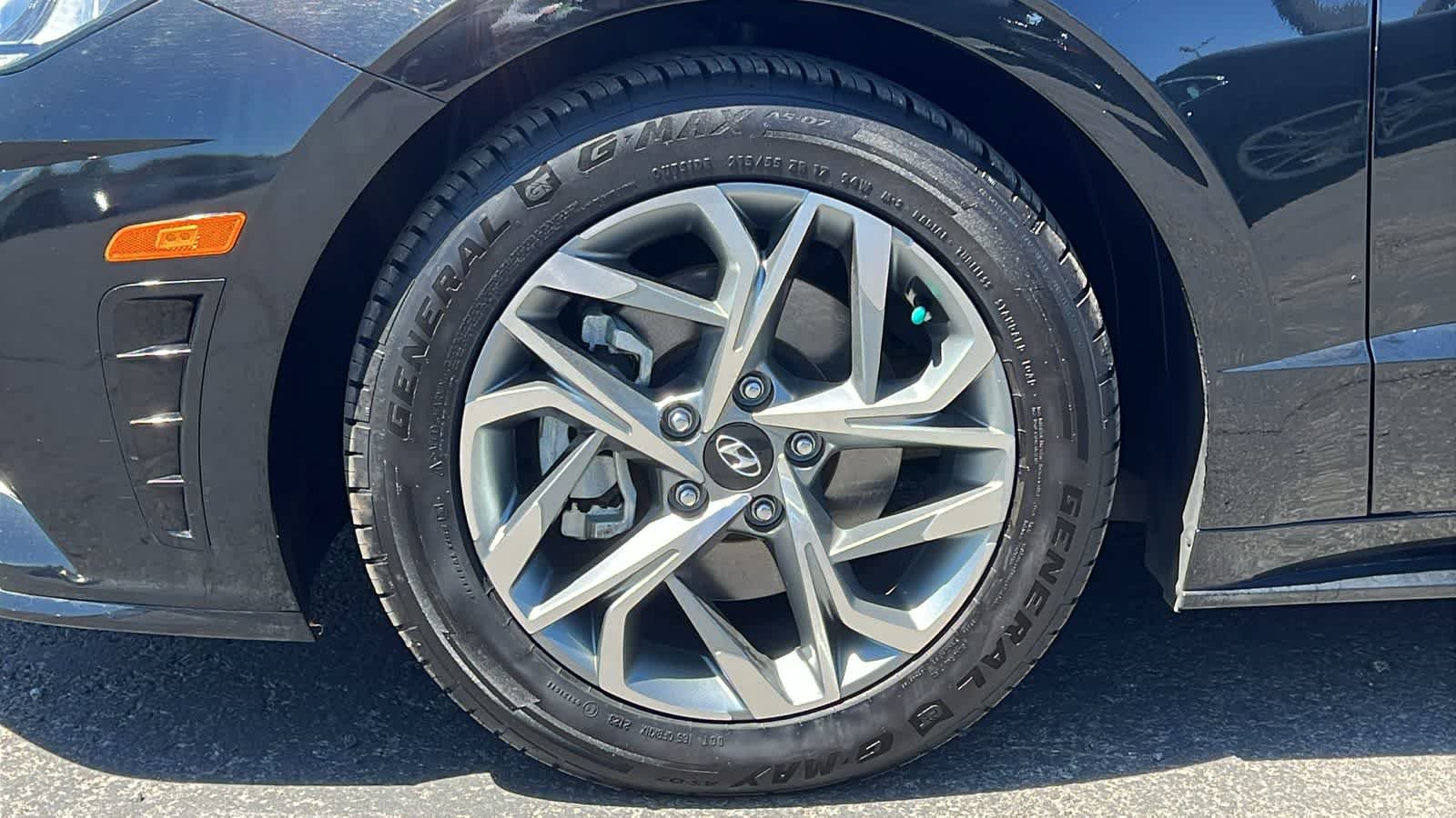 Certified Used 2023 Onyx Black Hyundai SEL image 9