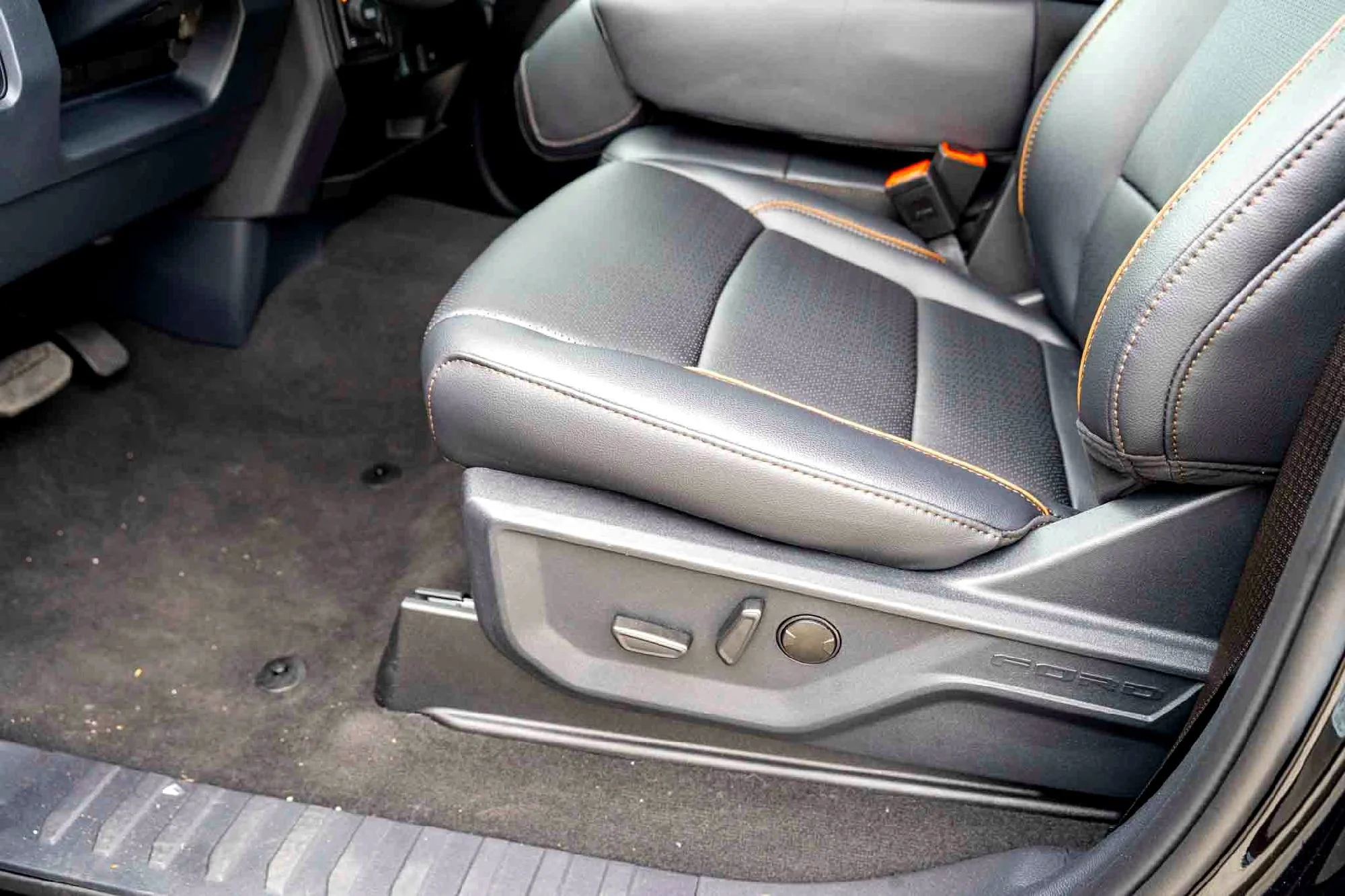 New 2026 Agate Black Metallic Ford LARIAT image 11