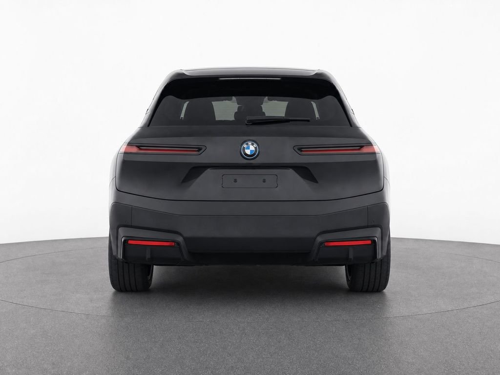 Certified Used 2023 Black Sapphire Metallic BMW xDrive50 image 4