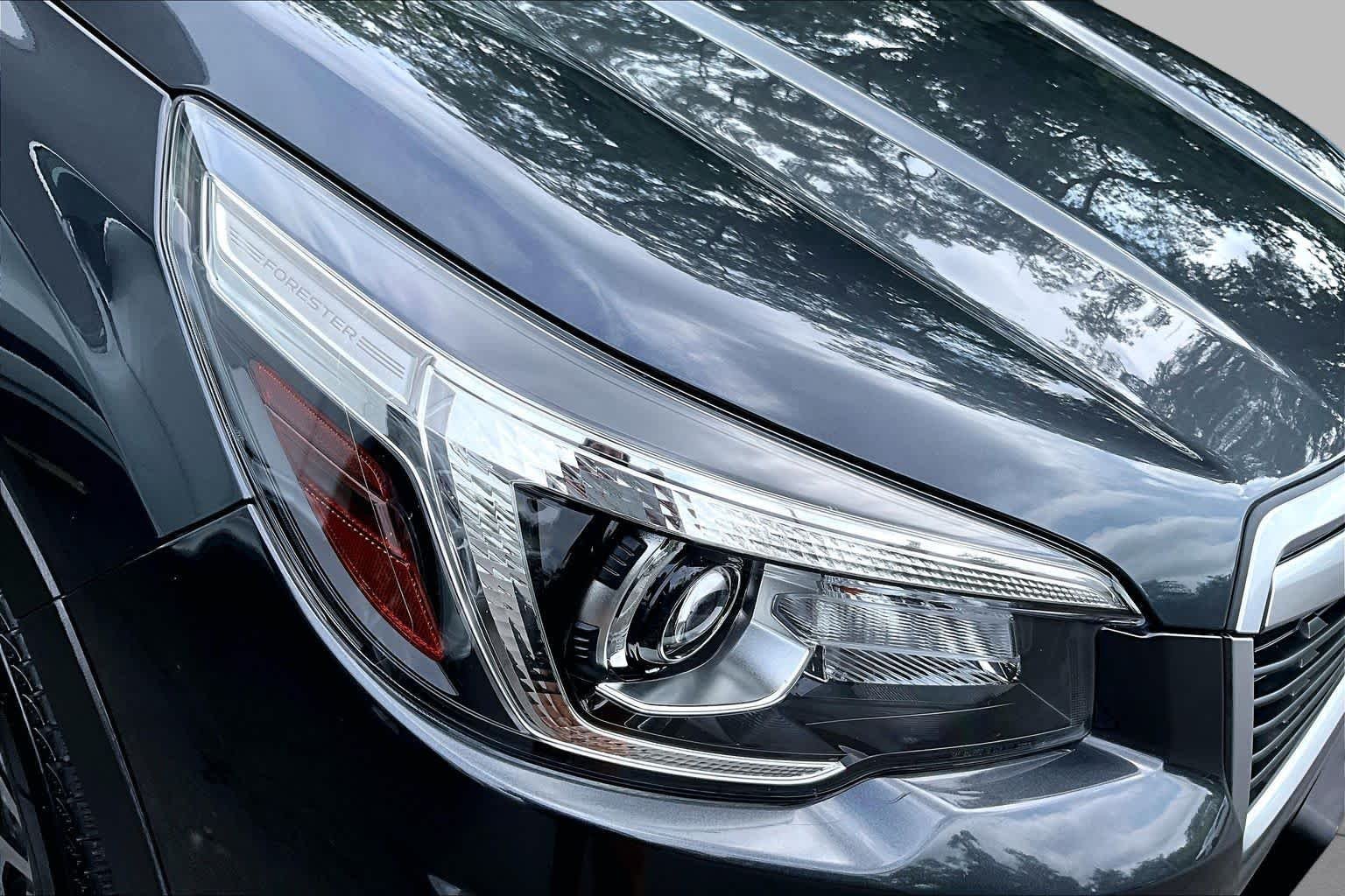 Used 2019 Dark Gray Metallic Subaru Premium image 27
