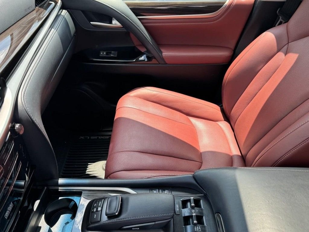 Used 2019 White Lexus 570 image 18