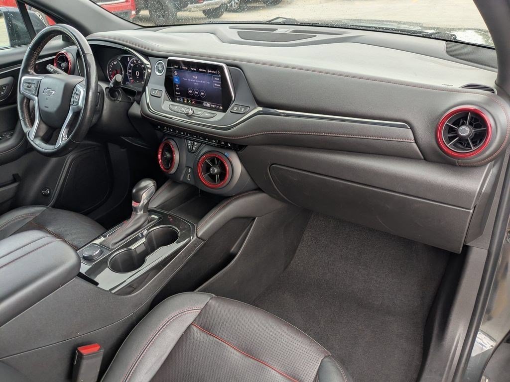 Used 2020 NIGHTFALL GRAY METALLIC Chevrolet RS image 30