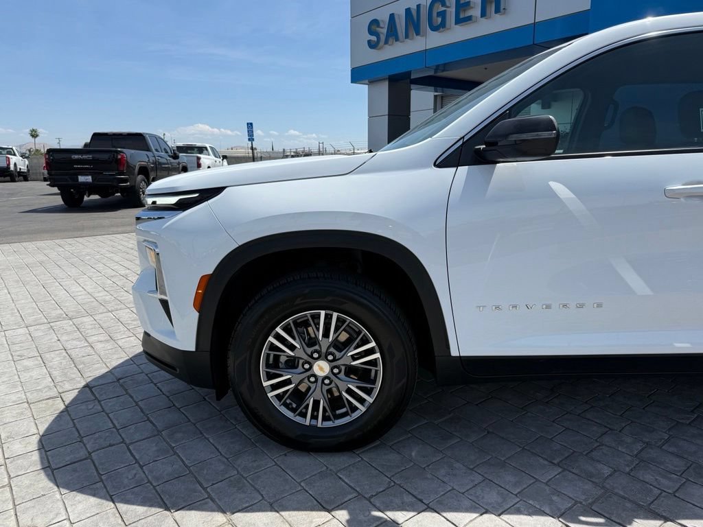 Used 2025 Summit White Chevrolet LT image 5
