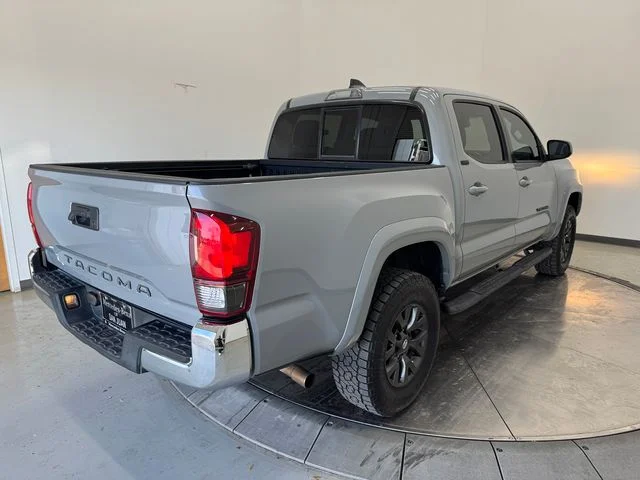 Used 2020 Cement Toyota SR5 image 28