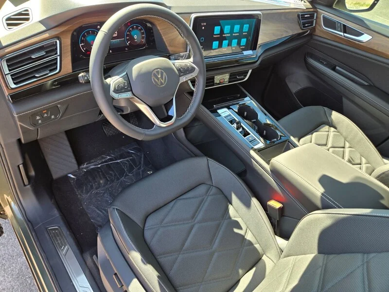 New 2026 Green Volkswagen 2.0T SE w/Technology image 10