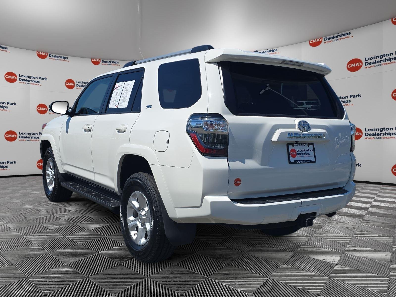 Used 2020 Super White Toyota SR5 image 5