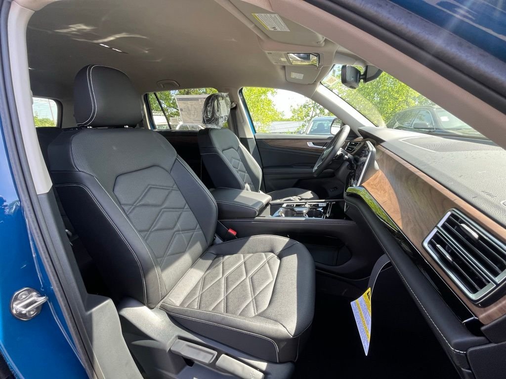 New 2026 Blue Volkswagen 2.0T SE w/Technology image 12