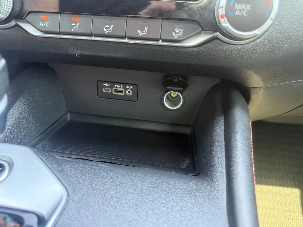 Used 2020 Red Nissan 2.5 SR image 29