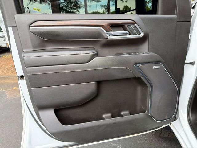 Used 2024 White GMC SLT image 10