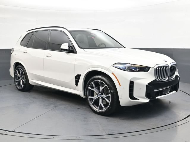 Used 2025 White BMW xDrive40i image 2