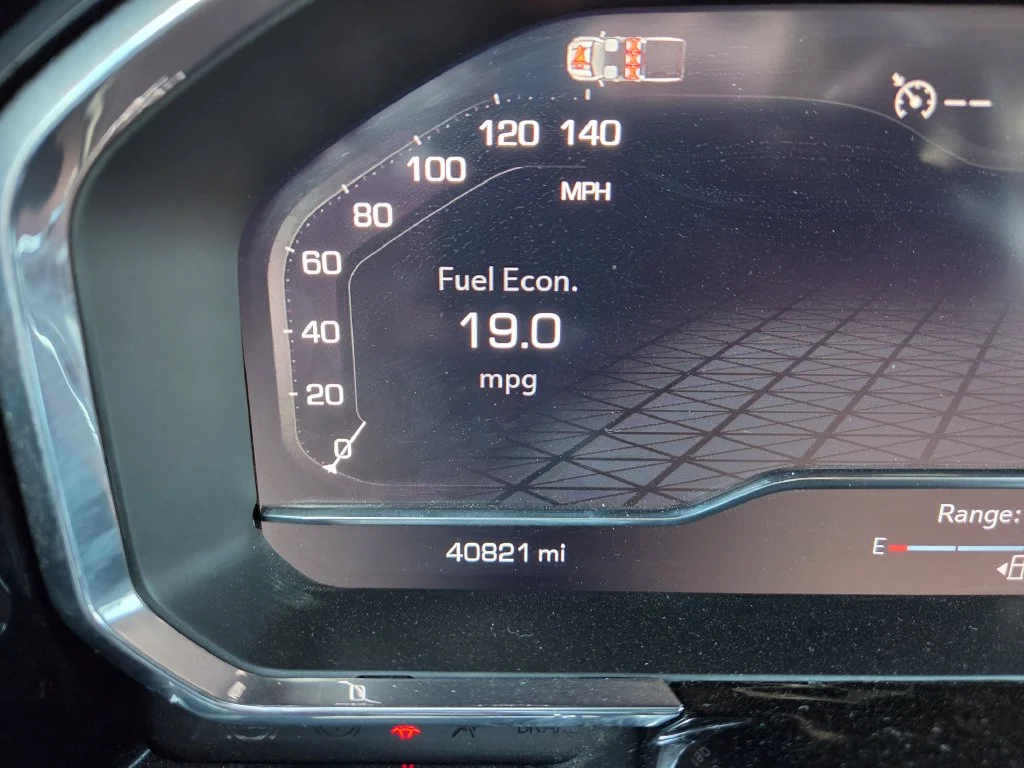 Used 2025 Silver GMC SLT image 6