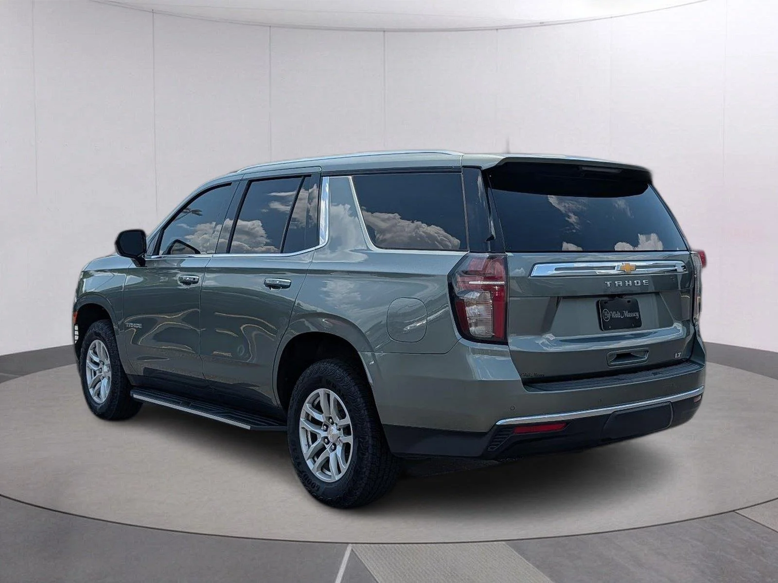 Used 2023 SILVER SAGE METALLIC Chevrolet LT image 3