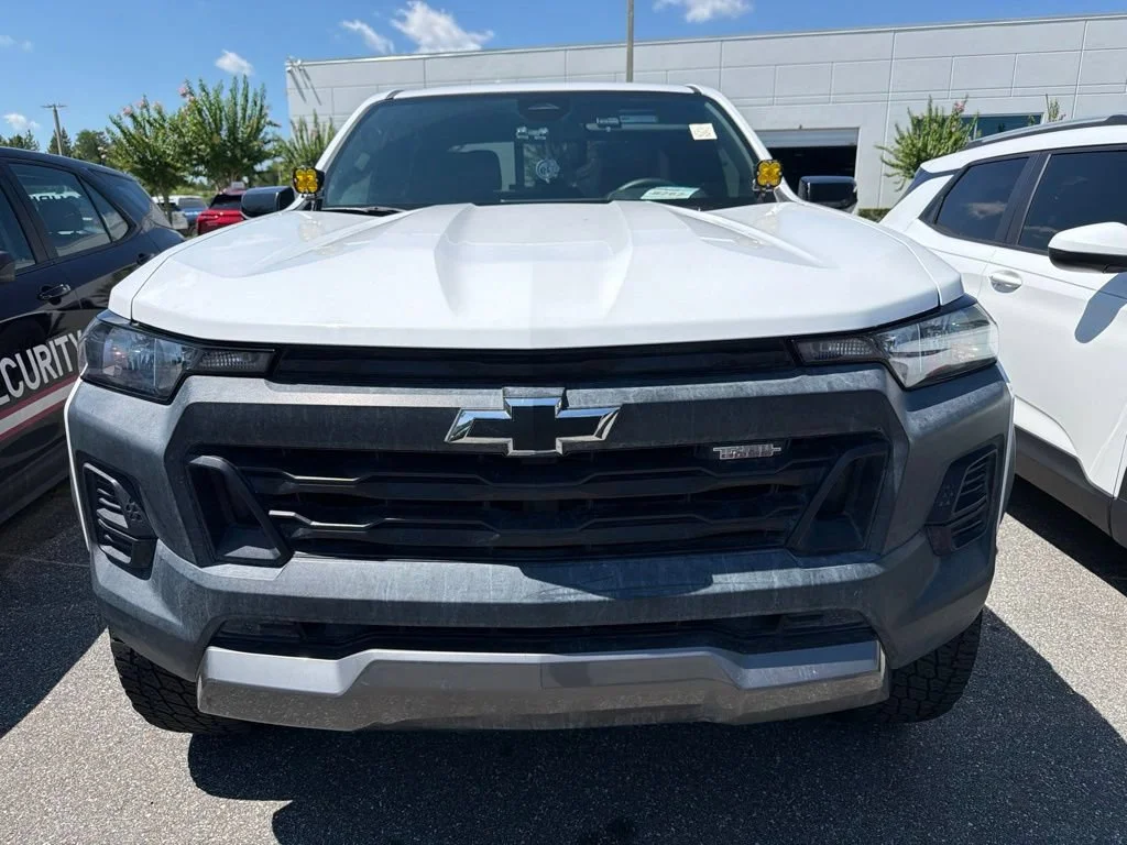 Used 2024 Summit White Chevrolet Trail Boss image 3