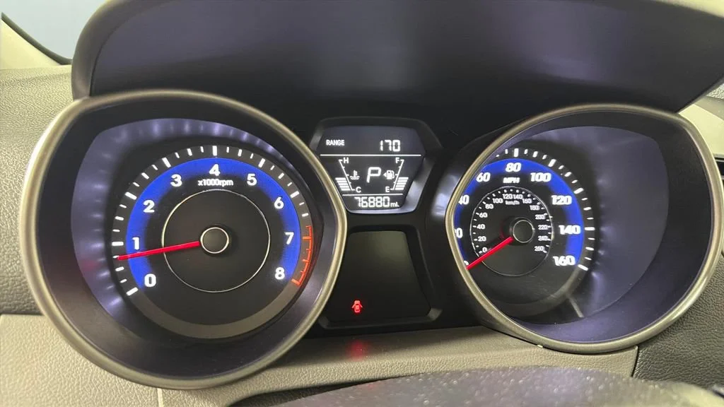 Used 2016 White Hyundai SE image 20
