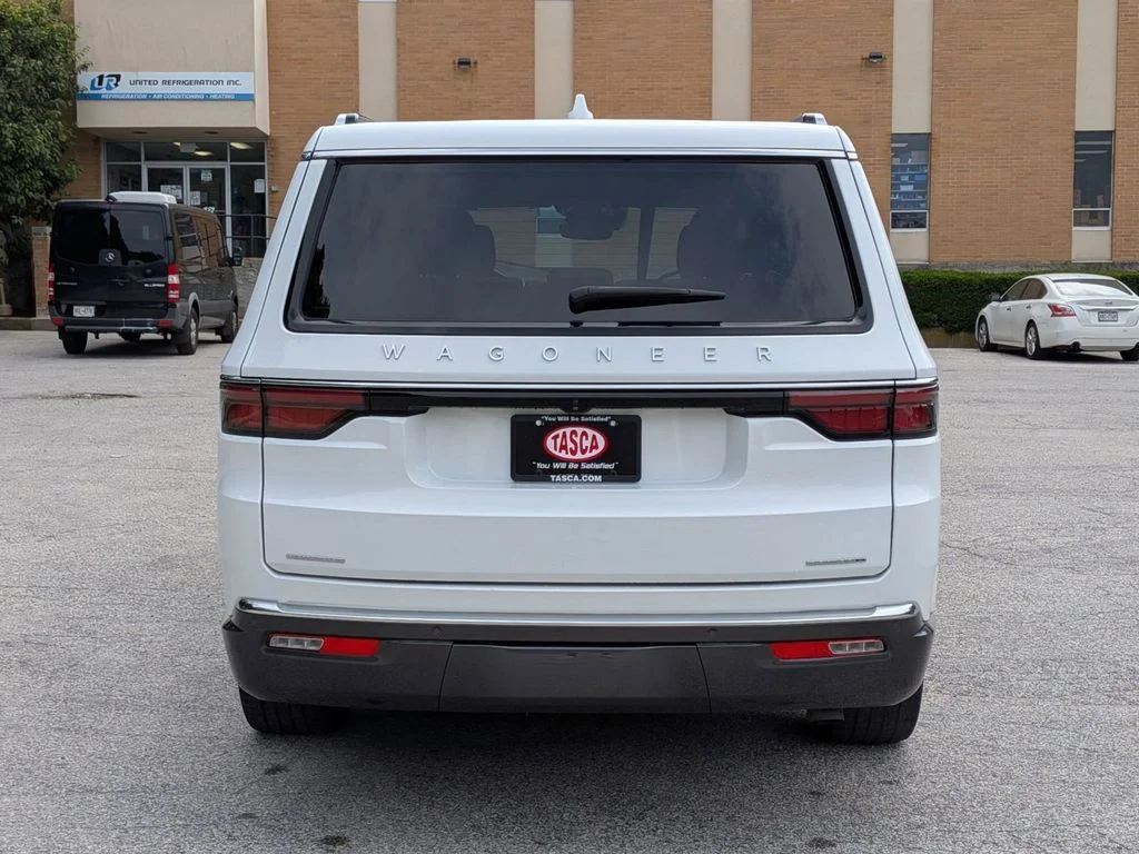 Used 2022 White Jeep Series III image 4