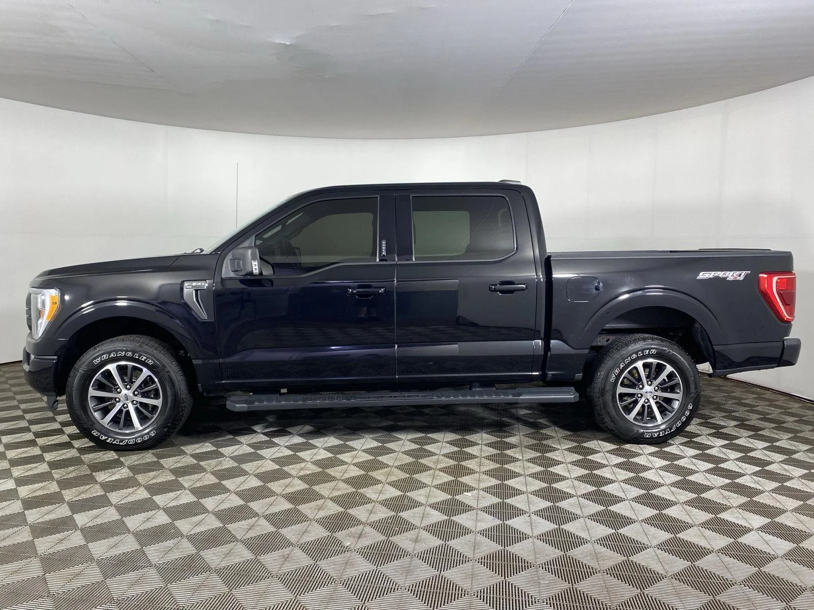 Used 2021 Agate Black Ford XLT image 4