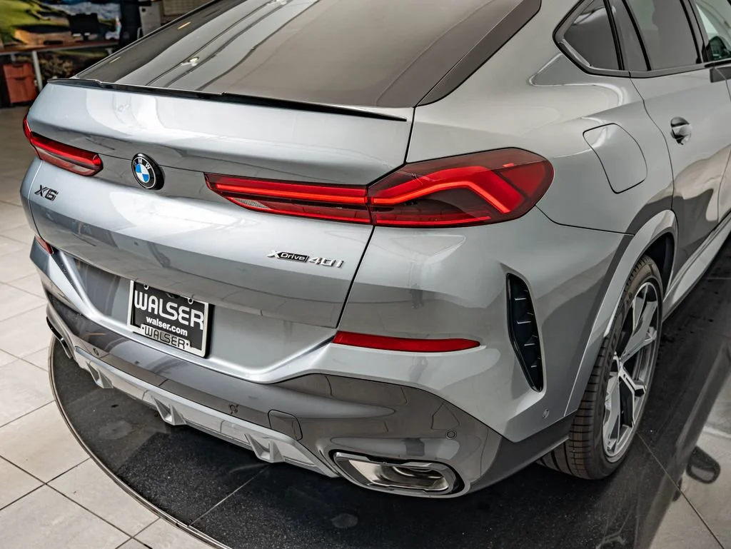 New 2027 Gray Metallic BMW xDrive40i image 16