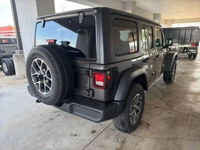 New 2024 Granite Crystal Metallic Clear-Coat Exterior Paint Jeep Sport S image 6