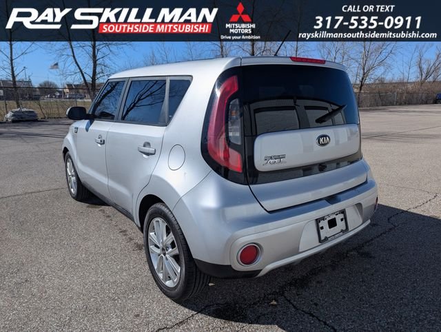 Used 2017 Silver Kia Plus image 12
