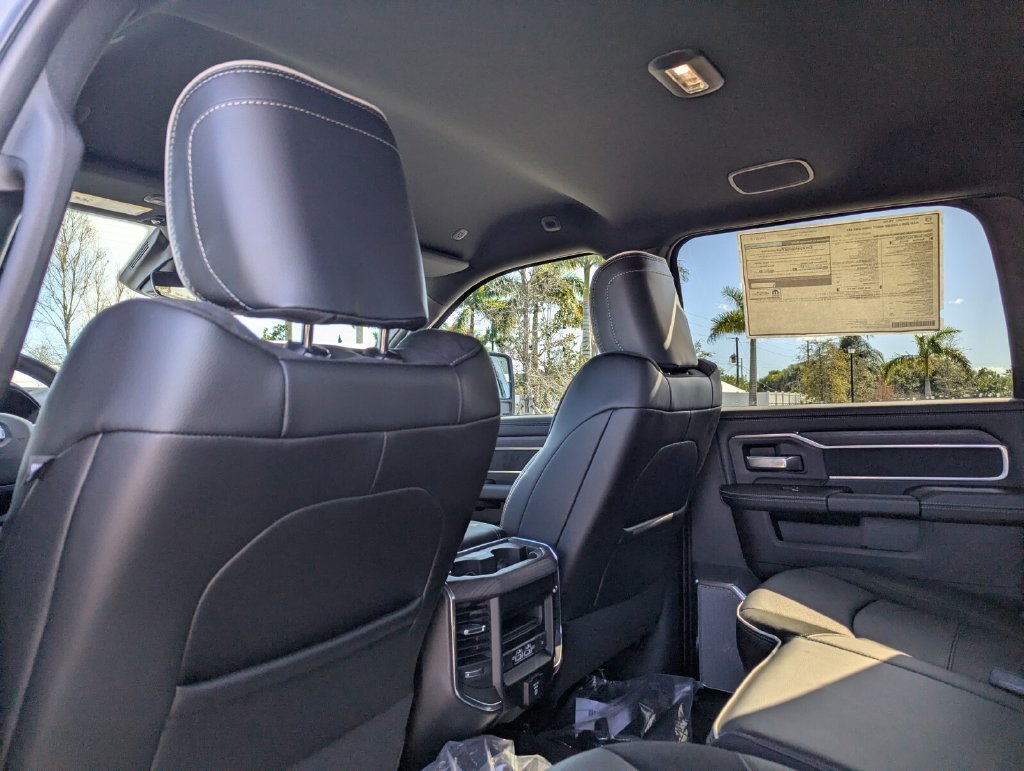 New 2026 Diamond Black Crystal Pearl-Coat Exterior Paint RAM Laramie image 10