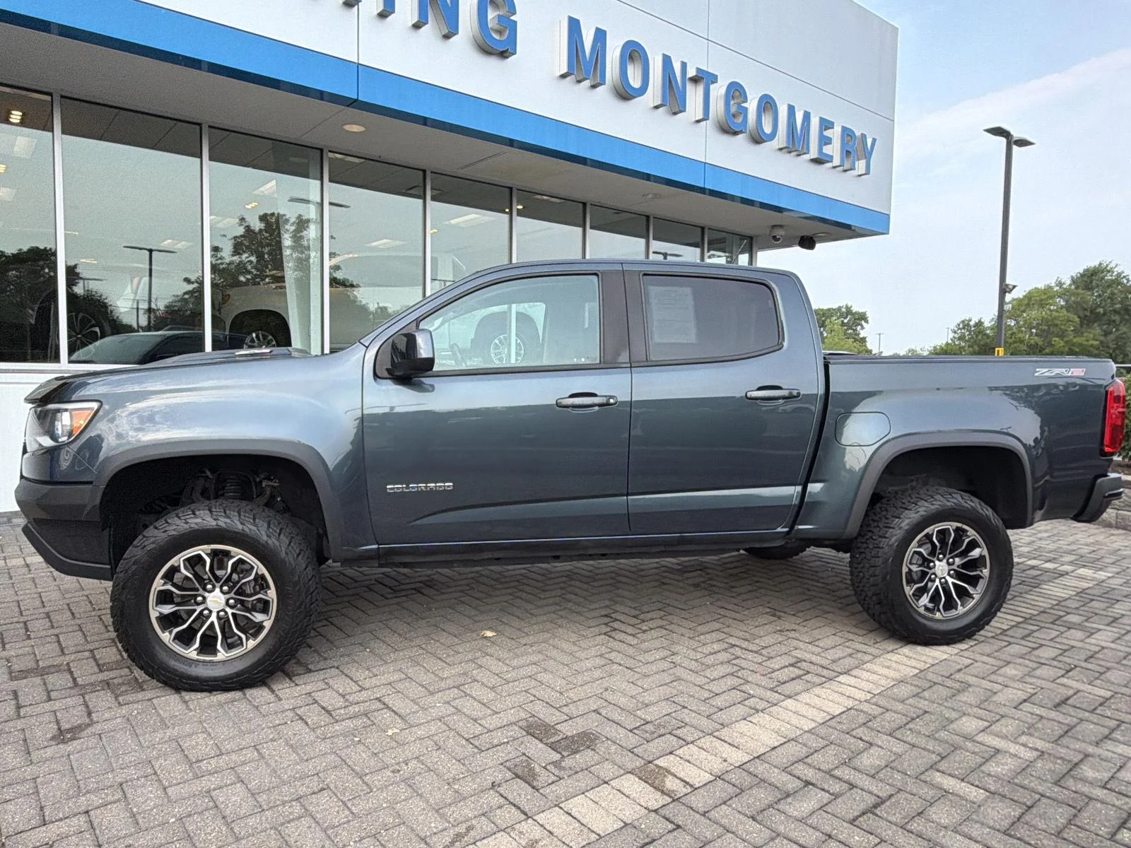 Used 2019 SHADOW GRAY METALLIC Chevrolet 4WD ZR2 image 2