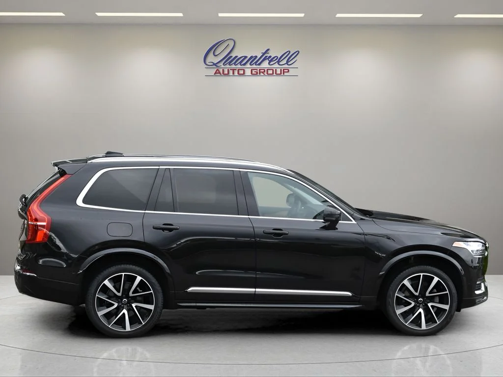 Certified Used 2023 Onyx Black Metallic Volvo Plus image 3