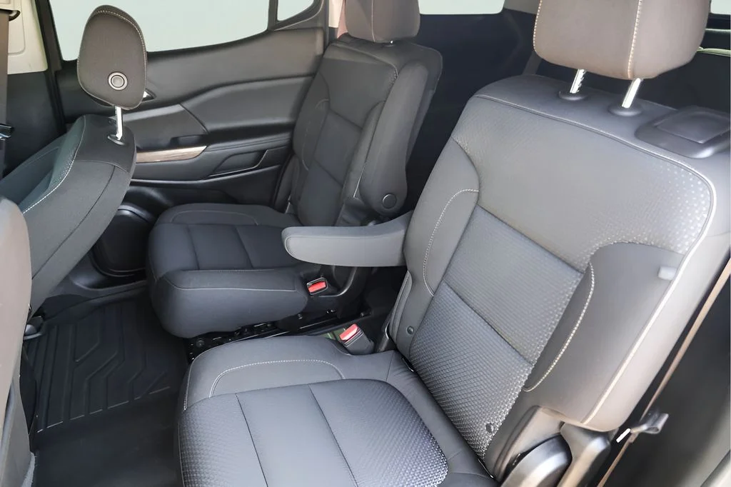 Used 2023 Silver GMC SLE image 26