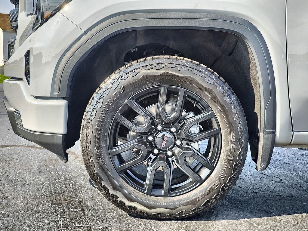 Used 2024 Gray GMC Elevation image 10