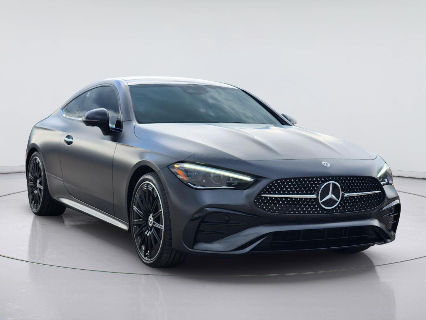 Used 2024 Gray Mercedes-Benz 4MATIC® image 3
