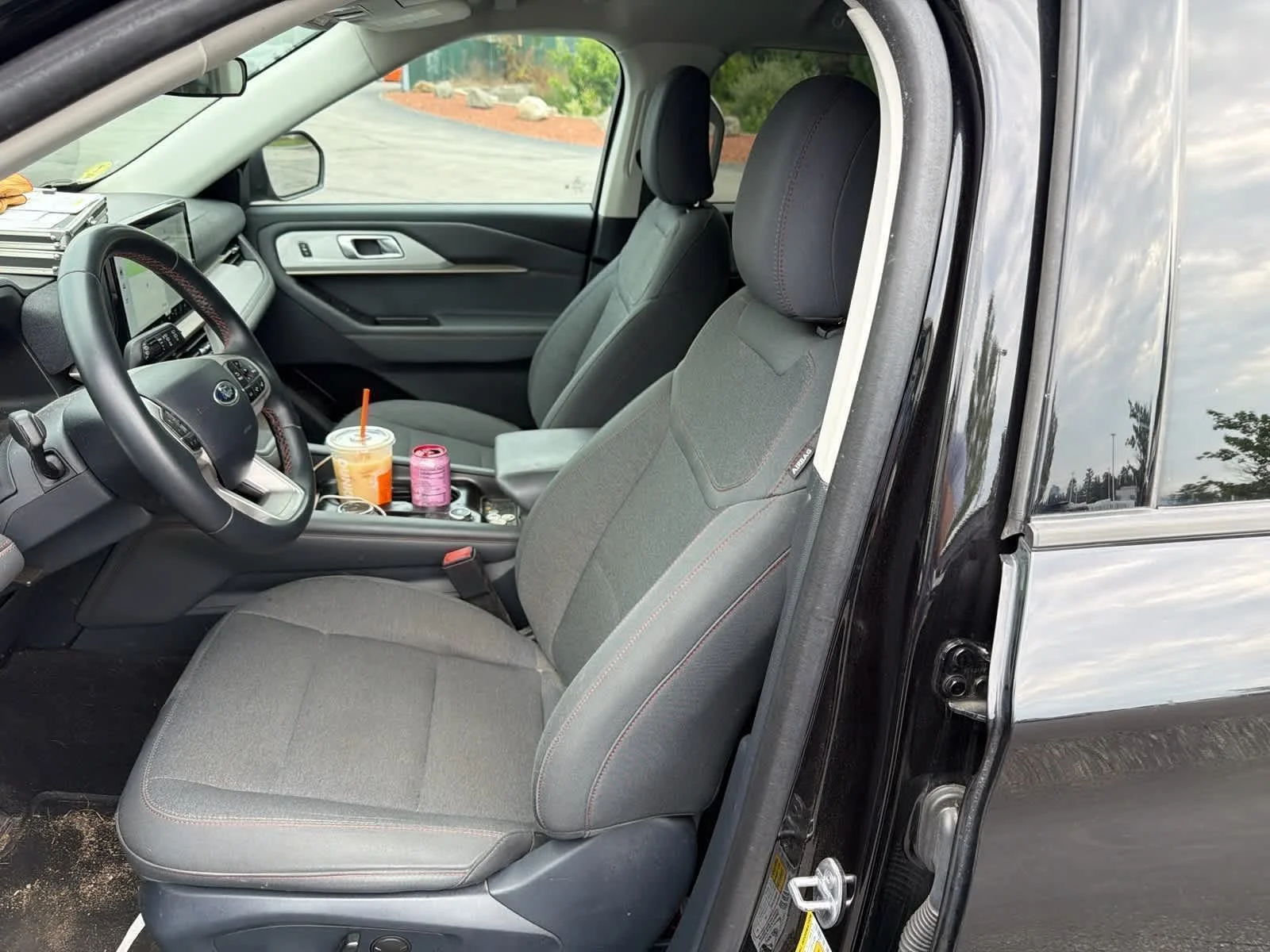 Used 2025 Agate Black Ford Active image 4