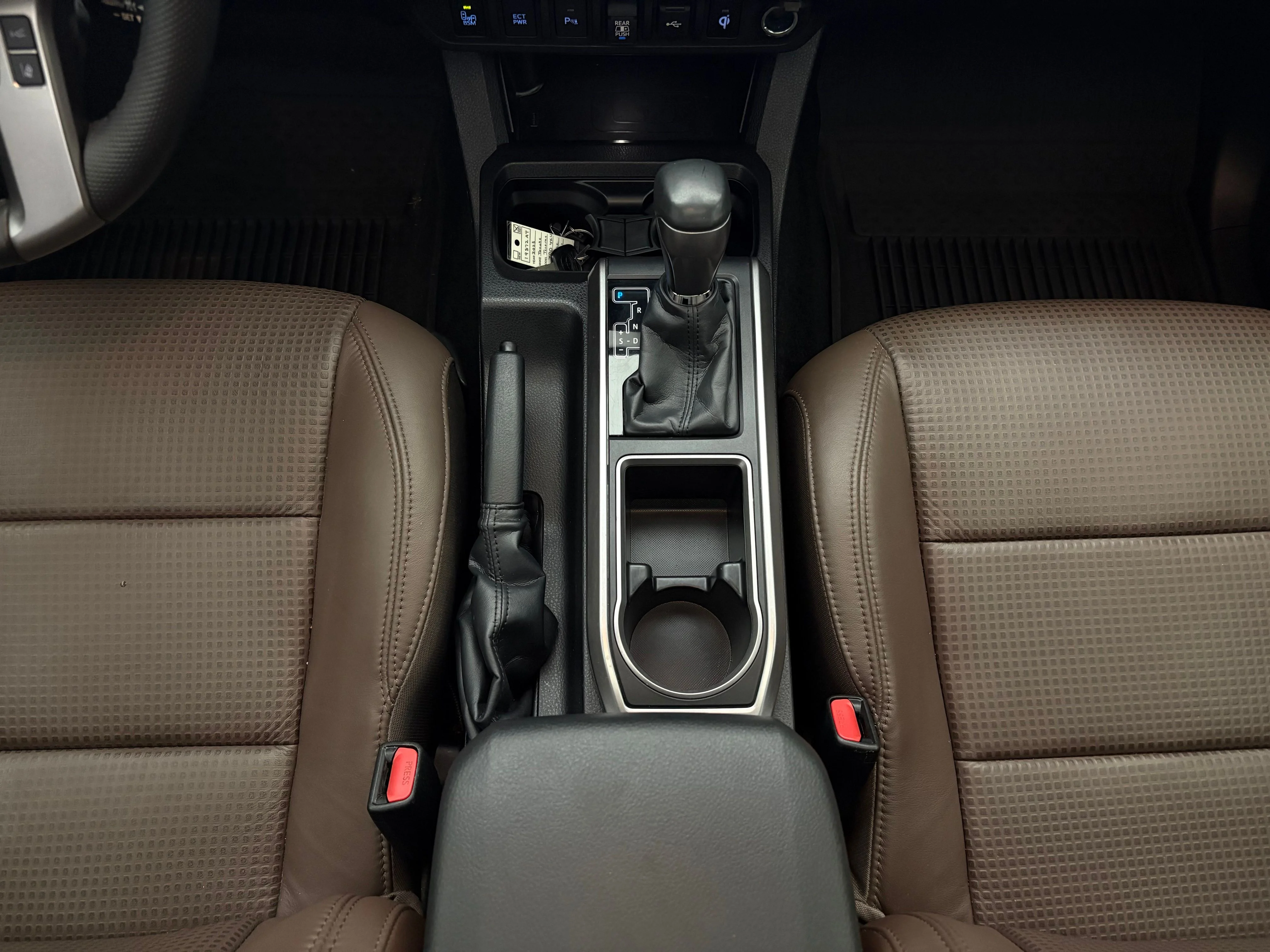 Used 2023 Ice Toyota Limited image 31