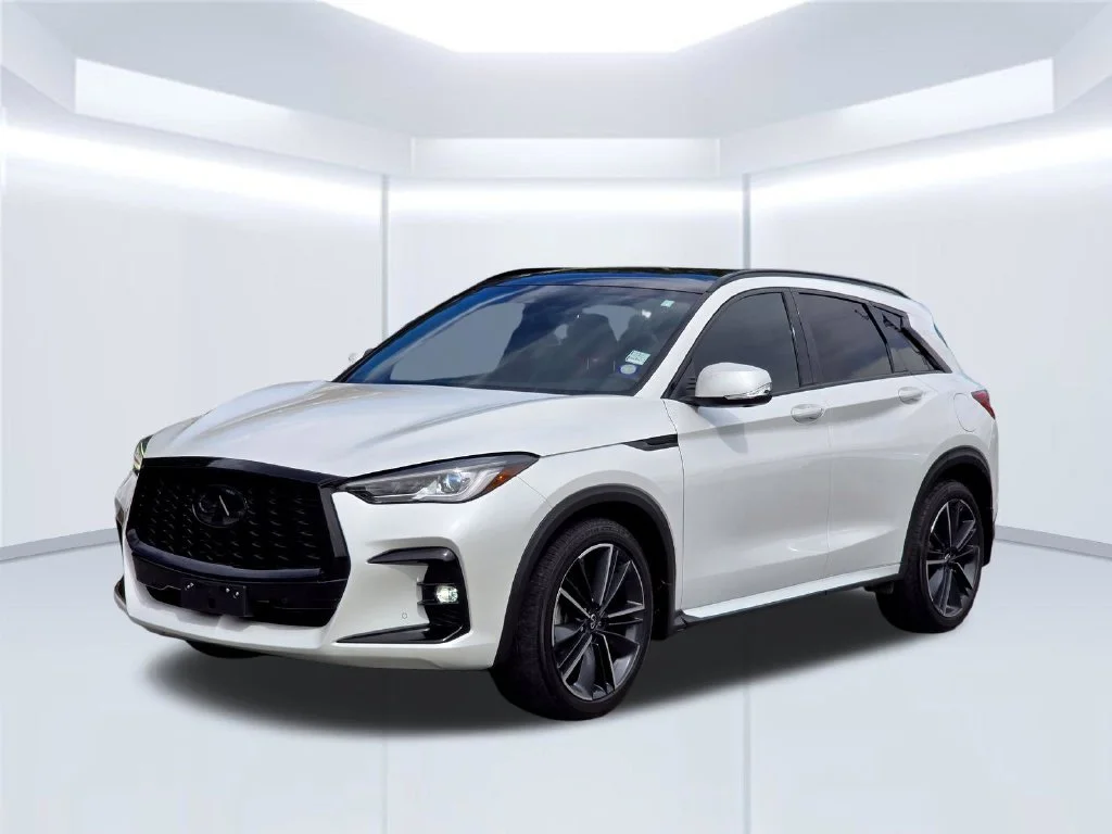 Used 2025 White INFINITI SPORT image 2